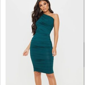 NWT PrettyLittleThing One Sleeve Ruched Midi Dress